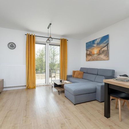 Nadmorski Apartament Z Parkingiem W Ustroniu Morskim By Noclegi Renters 尤斯托尼莫斯基 外观 照片